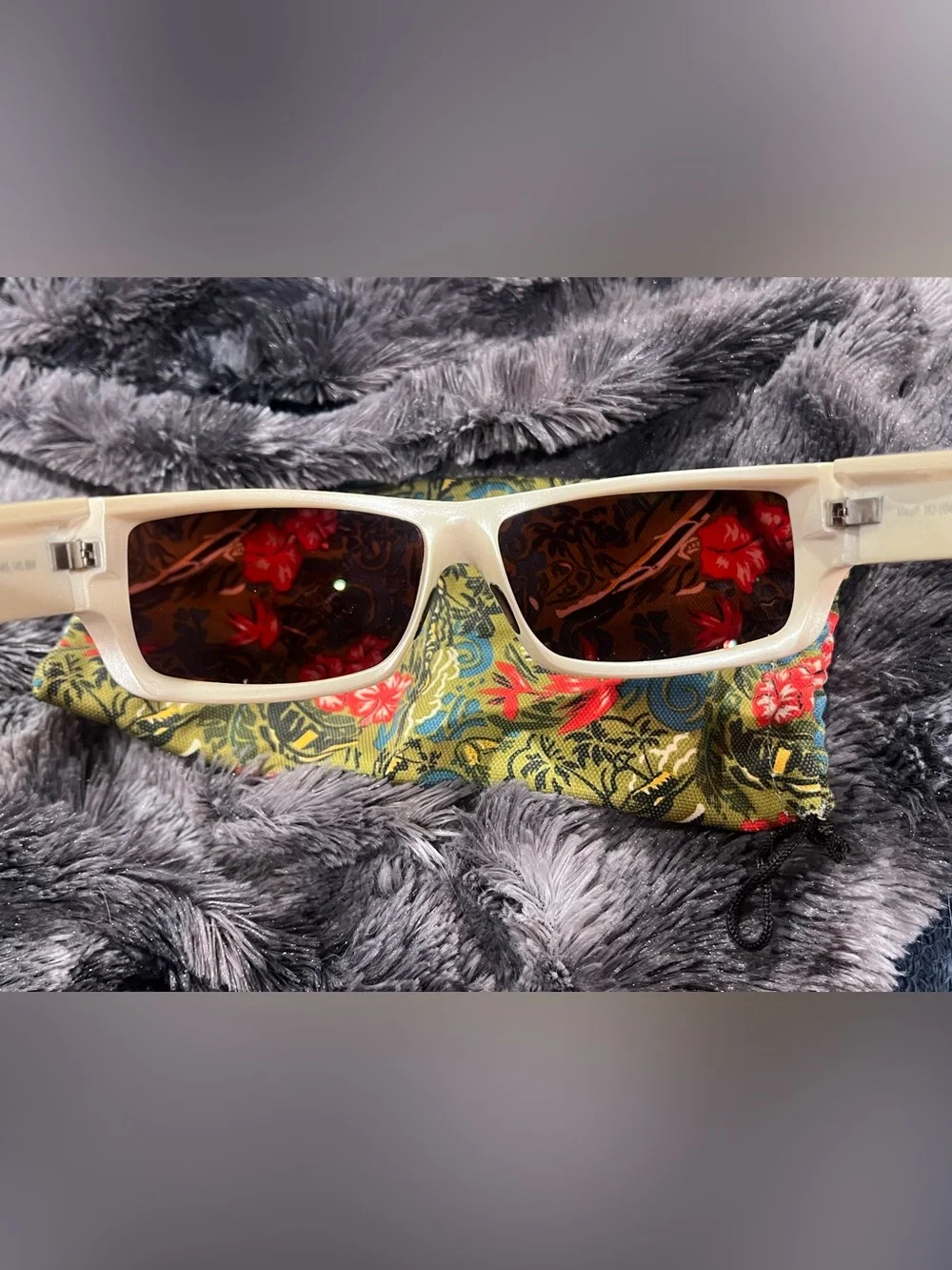 Maui Jim Kaimana MJ 204 05 Pearl White Frame + Maui Rose Polarized Sunglasses